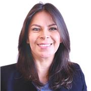 Professeure d'art, spécialiste de l'art contemporain et de la photographie